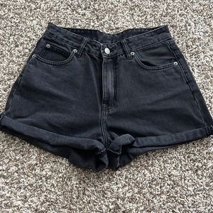 Dr. Denim Jenn roll hem high waisted shorts - distressed black, size 27